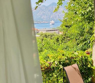 Skaljari Apartment | A 100 Years Old Rustic Mediterranean stone house with large terrace