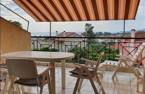 Kanali House | A balcony for the sea