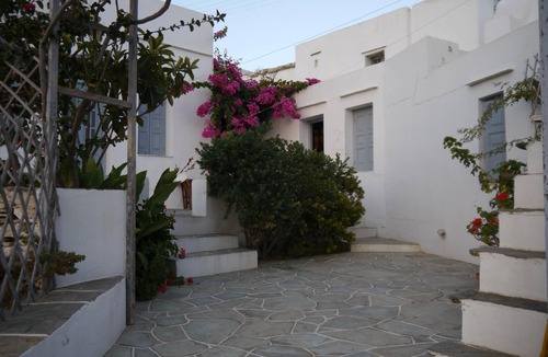 Apollonia Apartment | A Beautiful Little House