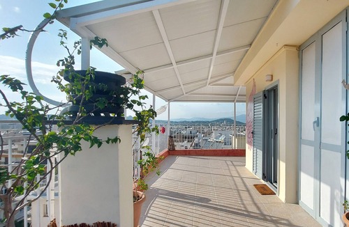 Papagou-Holargos Apartment | A bright and relaxing penthouse