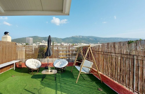 Papagou-Holargos Apartment | A bright and relaxing penthouse
