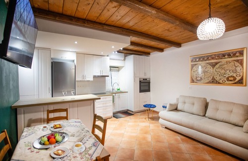 Old Town House | A cosy retreat just 50m from the sea in Mouragia, Corfu