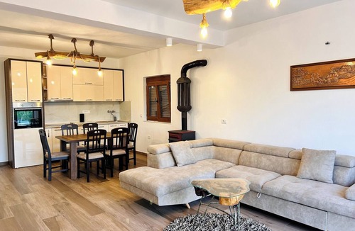 Ulcinj Villa | A family and pet-friendly holiday home w/hot tub - 15min from the beach