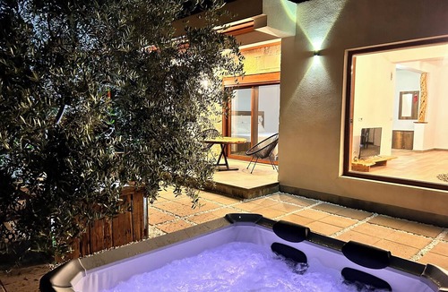 Ulcinj Villa | A family and pet-friendly holiday home w/hot tub - 15min from the beach