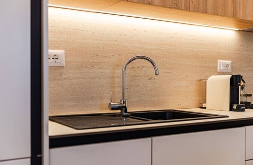 Vlore Apartment | A&H Azure Apartaments | 1BR by PikHost