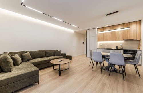 Vlore Apartment | A&H Azure Apartaments | 1BR by PikHost