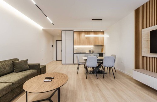 Vlore Apartment | A&H Azure Apartaments | 1BR by PikHost