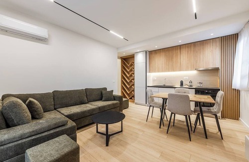 Vlore Apartment | A&H Azure Apartaments | 2BR by PikHost