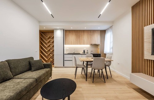 Vlore Apartment | A&H Azure Apartaments | 2BR by PikHost
