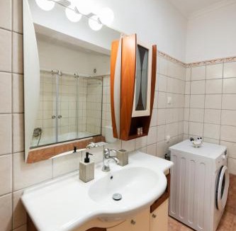 Apolpaina Apartment | A L' AISE STUDIOS