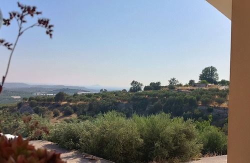 Galia House | A renovated stone house with a view, ideal for quiet family moments