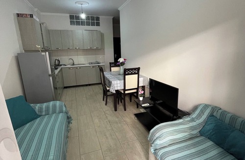 Vlore Apartment | A stone's throw from the sea cozy family apartment with terrace and kitchen
