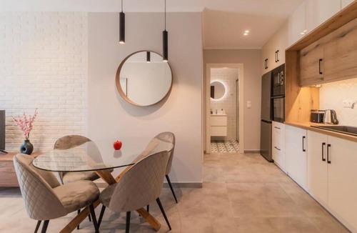 Roda Apartment | A2: Single Bedroom Suite on a Suite Complex