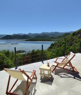 Karuc House | Above the Lake