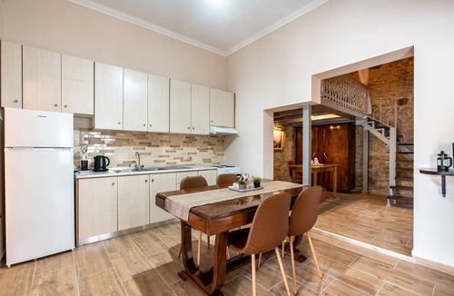 Soroni House | Absinthia Legacy Country House with Shared Garden, Wi-Fi and Air Conditioning