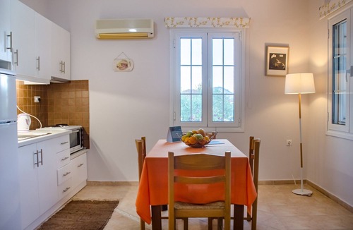 Kalpaki Apartment | Acacia Houses - Portego Studio