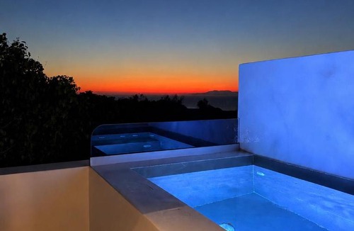 Tholos Apartment | Acanthus Oia - Suites With Private Hot Tub