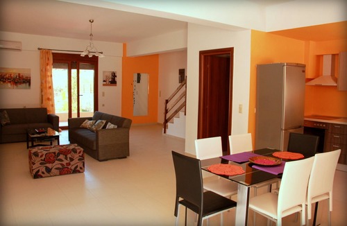 Geropotamos House | Accommodation for Large Groups