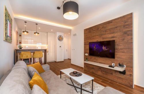 Dobra Voda Apartment | Accordion Apartment