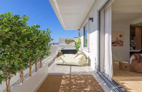 Monastiraki Apartment | Acropolis Penthouse Plunge Pool