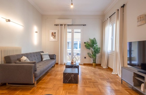 Koukaki Apartment | Acropolis View 3-bdrm With Rooftop Garden Jacuzzi
