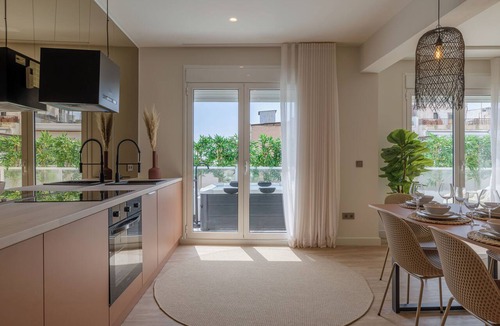 Monastiraki Apartment | Acropolis View Plunge Pool Loft