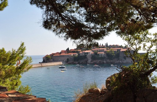 Sveti Stefan House | Adapted house in a Mediterranean style, children u. Pet friendly, very good nature