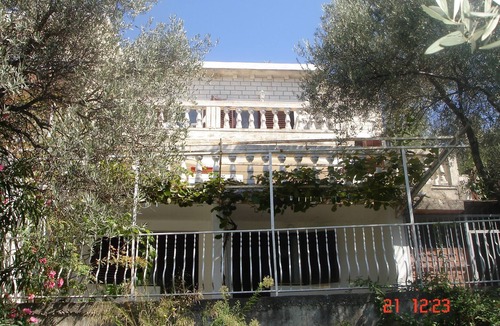 Sveti Stefan House | Adapted house in a Mediterranean style, children u. Pet friendly, very good nature