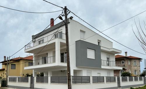 Flogita Apartment | Adoniss Apartmentss 2