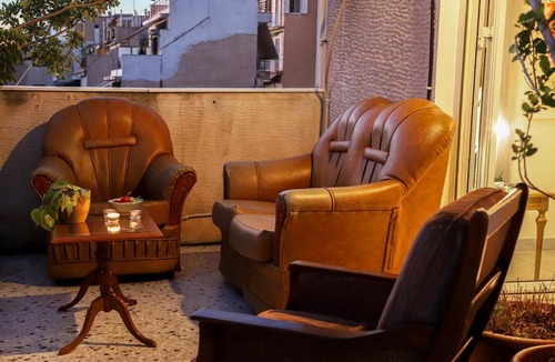 Exarhia Apartment | Adorable Jacuzzi flat in the most alive Athens!
