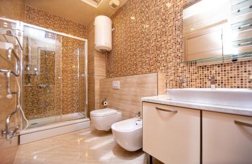 Maini Apartment | Adriatic Gem with Sea View Terrace