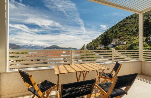Igalo Apartment | Adriatic Sea Escape B20