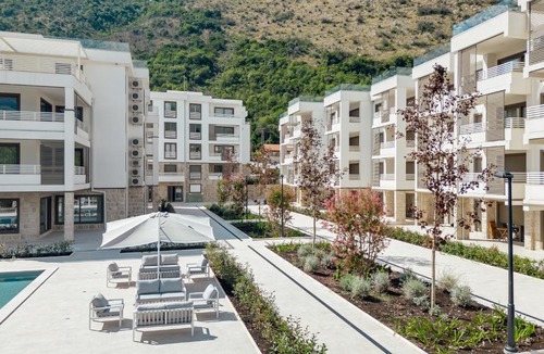 Igalo Apartment | Adriatic Sea Escape B20