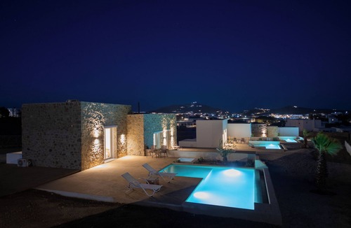 Ano Mera House | Adyton Luxury Suites & Pools Mykonos