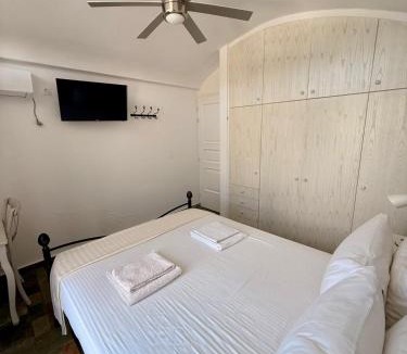 Agios Romanos Apartment | Aegean Big Blue -Rosalie Home