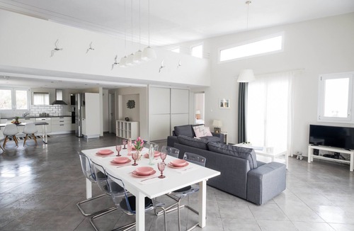 Skiathos Town Villa | Aegean Breeze Skiathos, a spacious villa with pool and magnificent sea view
