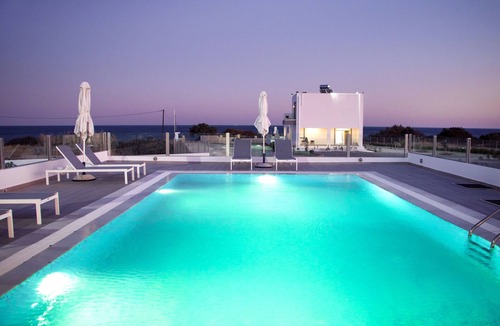 Gennadi Villa | Aegean Horizon beachfront villas