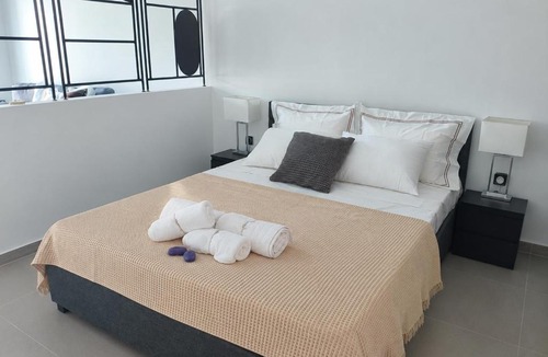 Souvala Apartment | Aegina-Paradise Suites