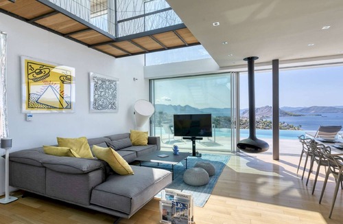 Kontos Villa | Aegina villa with pool and breathtaking views