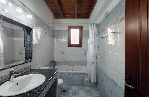 Karpathos House | Afiartis House: Detached house in an idyllic side valley.