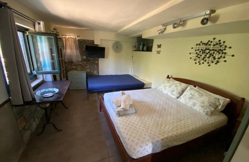 Afissos House | Afisos Lux Studio - Sea front - On the Rocks Myrto