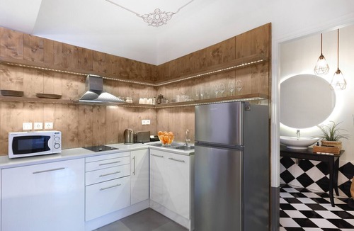 Omonia Apartment | Ag.Konstantinou 7os · Centrally Athenian Apartment