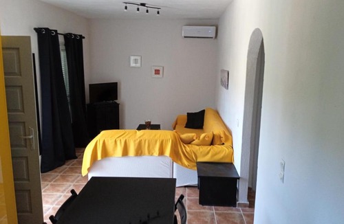 Gardenos House | Agia Sana house