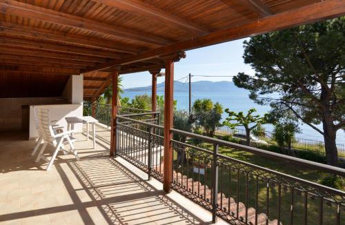 Molos-Agios Konstantinos Apartment | Agios Konstantinos peaceful Beach 3bdr apartment