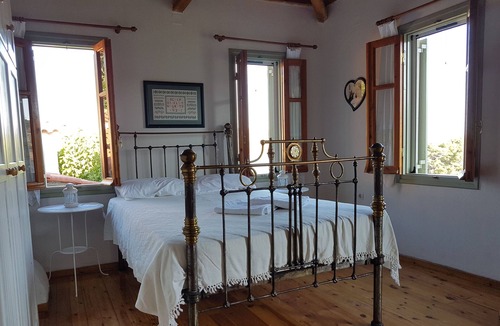 Agios Petros House | Agios Petros by the Sea / Traditional House located on a magnificent bay