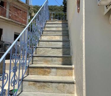 Trikeri Apartment | Aglaia's traditional house