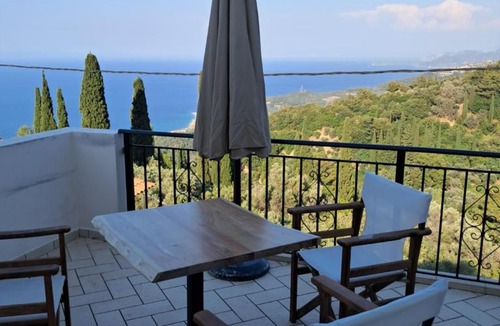 Samos Apartment | Akros-cottage on mountain