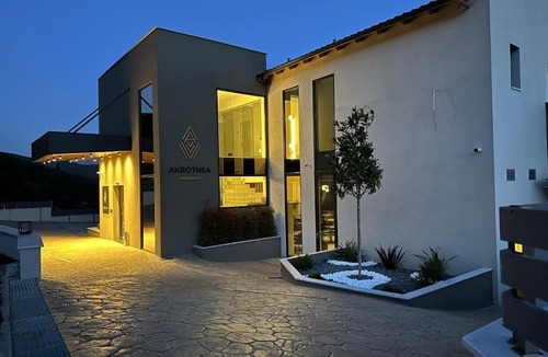 Tripoli Hotel | AKROTHEA suites & lounge