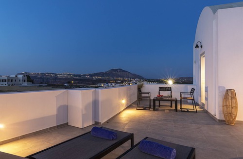 Akrotiri Apartment | Alafropetra Luxury Suites