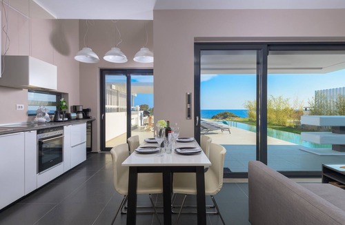 Gennadi Villa | Albatross Beach Front Villas
